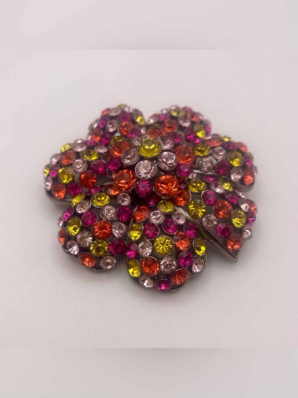 Joan Rivers Classics Collection Domed Flower Brooch Rhinestone - Picture 4 of 7
